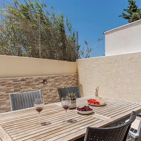 公寓 Iliopetra Naxos City
